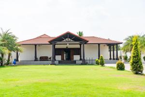 Vedika FarmsPool4BHKGazeboProjectorWi-Fi