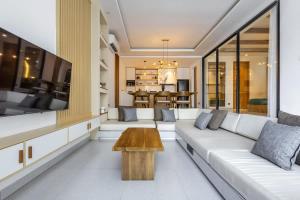 NEW Chic 3BR Villa - Bathtub & Jacuzzi Retreat