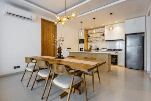 NEW Chic 3BR Villa - Bathtub & Jacuzzi Retreat