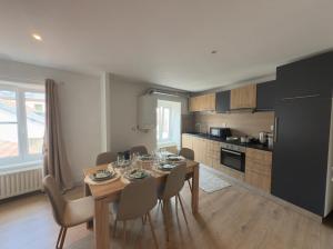Appartements Duplex spacieux - Centre ville - Vue sur le chateau : photos des chambres
