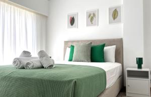 Modern 3BDR_Top Floor_Lux_Suite_Balcony