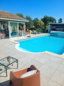 B&B / Chambres d'hotes Chambre Vigne, piscine spa fitness : photos des chambres