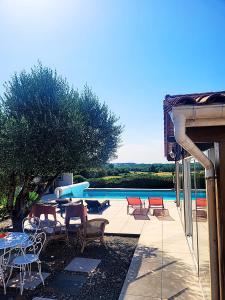 B&B / Chambres d'hotes Chambre Vigne, piscine spa fitness : photos des chambres