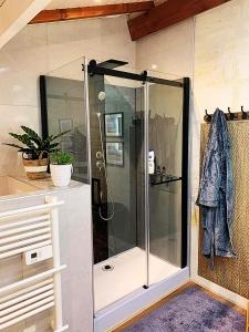B&B / Chambres d'hotes Chambre Bordeaux, piscine et spa : photos des chambres
