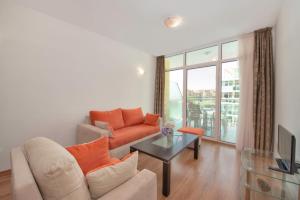 Sunny Holiday Apartments