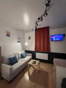 Appartements L’Hermione – centre et cures thermales : Appartement