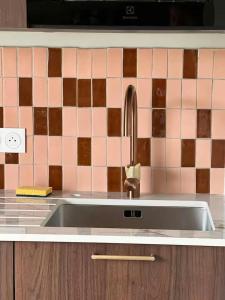 Ocean Lodge, Bourdaines Beach & Ocean 2 min away