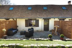 Maisons de vacances GITES du BOIS des PERRUCHES : Chambre Double - Vue sur Parc