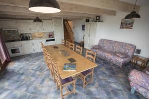 Maisons de vacances Gites au Coeur de la Nature, Piscine et Vue sur le Lac du Salagou : photos des chambres