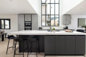 Huron House ML06 Lower Mill Estate Cotswolds