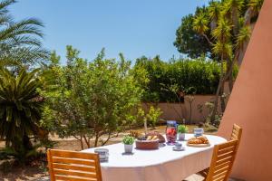 Villa Simonetta - house with garden near the sea