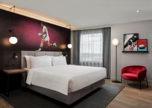 Junior Suite room in London Marriott Hotel Twickenham