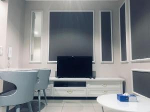 Glass Homes at i-City - WiFi TV Box and 1 Carpark
