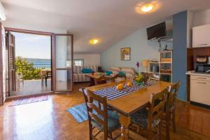 Apartment in Crikvenica 5600