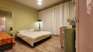 서교초후문 Seogyo Elementary School Hongdae Hongik University Entrance Station 1 to 3 minutes away