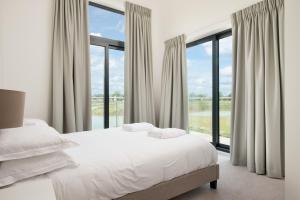 The Cotswolds Manor ML26 Lower Mill Estate.