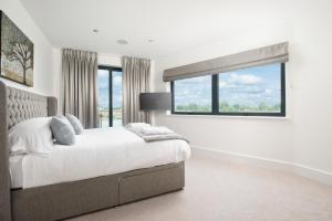 The Cotswolds Manor ML26 Lower Mill Estate.