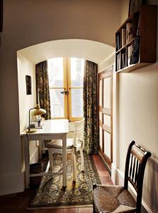 Maisons d'hotes La Tour Beurdelaine : photos des chambres