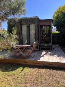 Maisons de vacances Les Suites d'Alienor-Suite Mimosa : photos des chambres