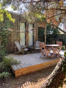 Maisons de vacances Les Suites d'Alienor-Suite Mimosa : photos des chambres