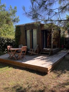 Maisons de vacances Les Suites d'Alienor-Suite Mimosa : photos des chambres