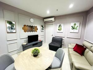 Maple Homes at i-City - WiFi TV Box and 1 Carpark