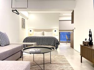 THE NIXON Luxury Suites and Apartment Hotel