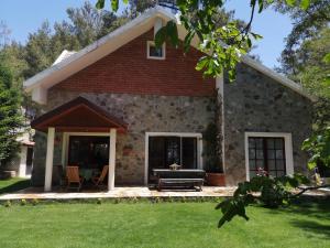 VILLa ENRIETTe - Panoramic Mountain Retreat in Pano Platres, Cyprus