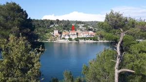 Apartment Josipa - 3hvězdičkové hotely ve městě Zaton