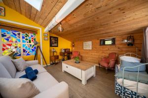 Maisons de vacances Maison en pierre, piscine et jardin proche mer : photos des chambres