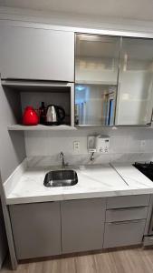 Apartamento à 100 metros do mar - Meia Praia