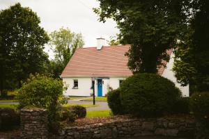 Longford Holiday Blue Sky Self Catering Cottage