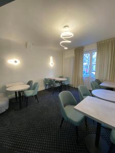 Hotels Logis Hotel Du Chateau : photos des chambres