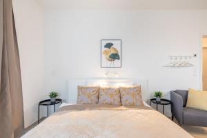 Modern 2-room flat with terrace