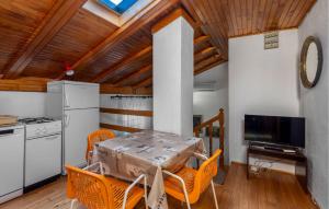 4 Bedroom Awesome Apartment In Sveti Juraj