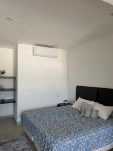 Lovely loft with pool in center!