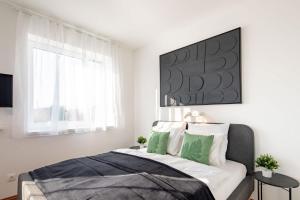 Sunny - Balcony - Very Modern - Next to River