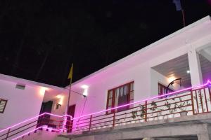 Sunset View Forest Vibes Kasauli by Splendid Hotels