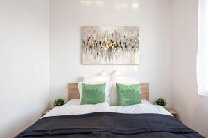 Sunny - Balcony - Very Modern - Next to River