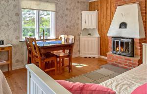 2 Bedroom Stunning Home In Klintehamn