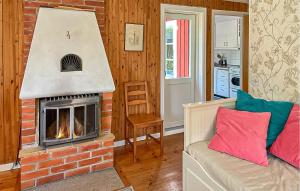 2 Bedroom Stunning Home In Klintehamn