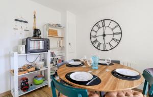 Maisons de vacances Jolie Maison Avec Terrasse : photos des chambres