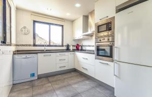 Cozy Apartment In Villajoyosa With Private Swimming Pool, Can Be Inside Or Outside