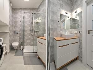 Platinium Comfy Studio Hallera