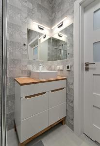 Platinium Comfy Studio Hallera