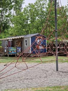 Campings Mobil home en Provence - Camping 4 etoiles- 2 chambres -4 a 6 pers-clim-terrasse-TV : photos des chambres