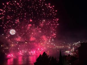 New & Luxury 5* with Breathtaking View- Kiki Lu Apartment