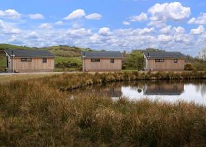 The Pond Lodges