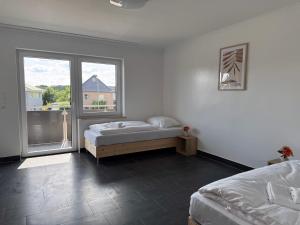 T&K Apartments - Wegberg - 4-7 room Apartments - private parking - WIFI - Fully equipped kitchen