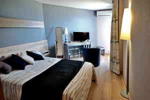 Hotels Logis Hotel Solhotel : photos des chambres